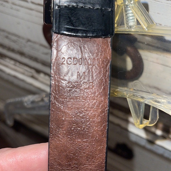 Dickies new like black leather belt with silver accent size medium 2628 - Picture 4 of 4